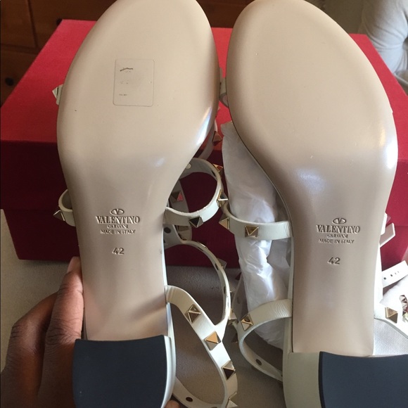 SOLD Valentino Rockstud City Heel Sandal in Cream - Picture 4 of 8